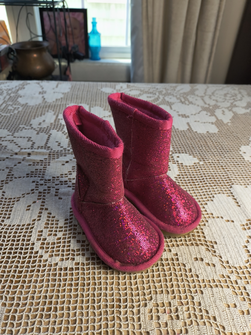 Children's place sparkly pink ugg style boots